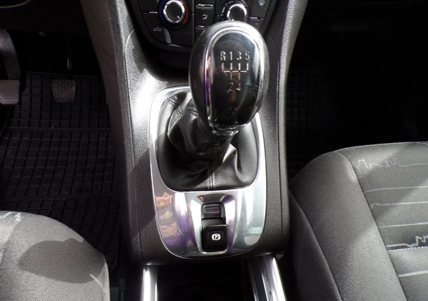 Opel Meriva cena 28000 przebieg: 156000, rok produkcji 2011 z Bychawa małe 254
